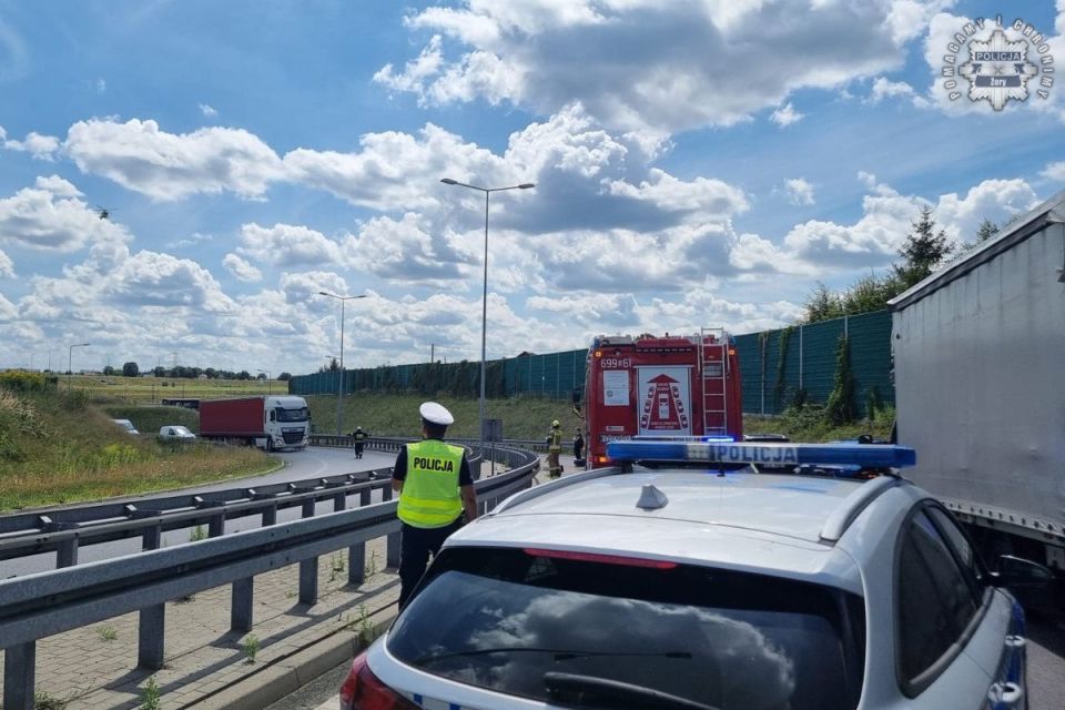 Wypadek motocyklisty na A1. Groźne zdarzenie w rejonie Żory-Rówień - galeria