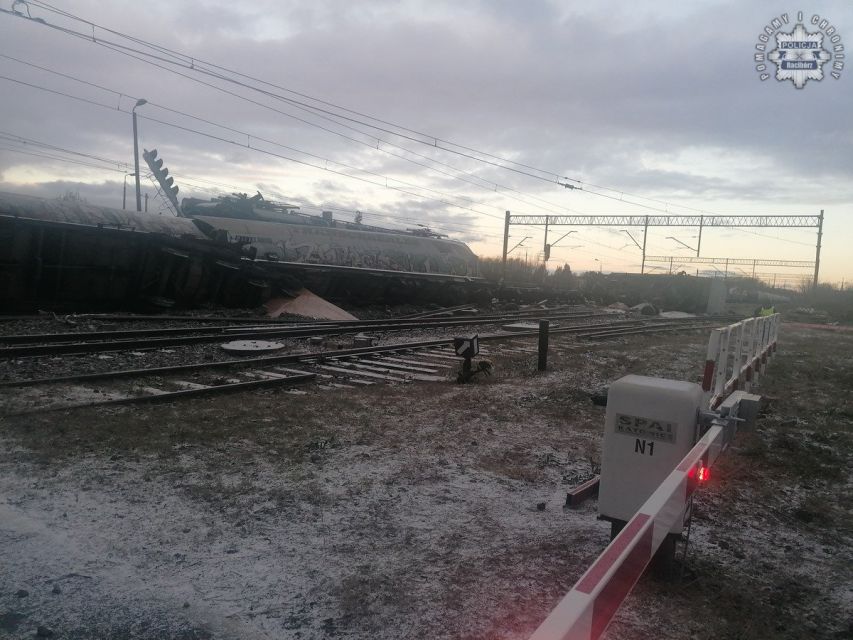 Zderzenie pociągów towarowych w Kuźni Raciborskiej. Maszynista w szpitalu - galeria