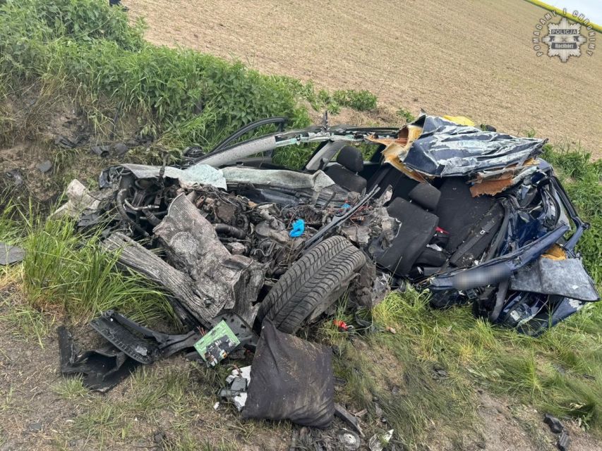 Tragiczny wypadek w Bieńkowicach – nie żyje 32-letni kierowca - galeria