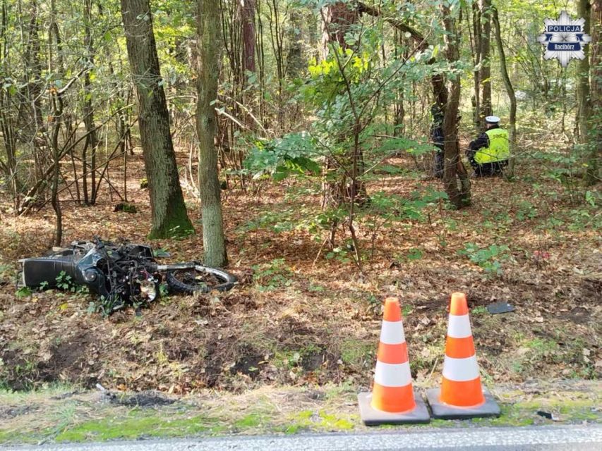 Kopiowanie i rozpowszechnianie zdjęć bez zgody autora zabronione. Tragiczny wypadek w Rudach. Nie żyje 37-letni motocyklista - galeria