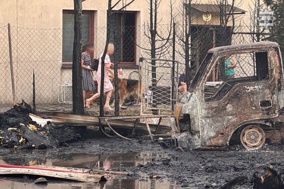 Groźny pożar przy ul. Kolejowej w Żorach. Ewakuowano 20 osób - galeria