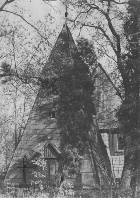 Drewniany kościół św. Jadwigi z XVI wieku 1918-1933/fot. NAC