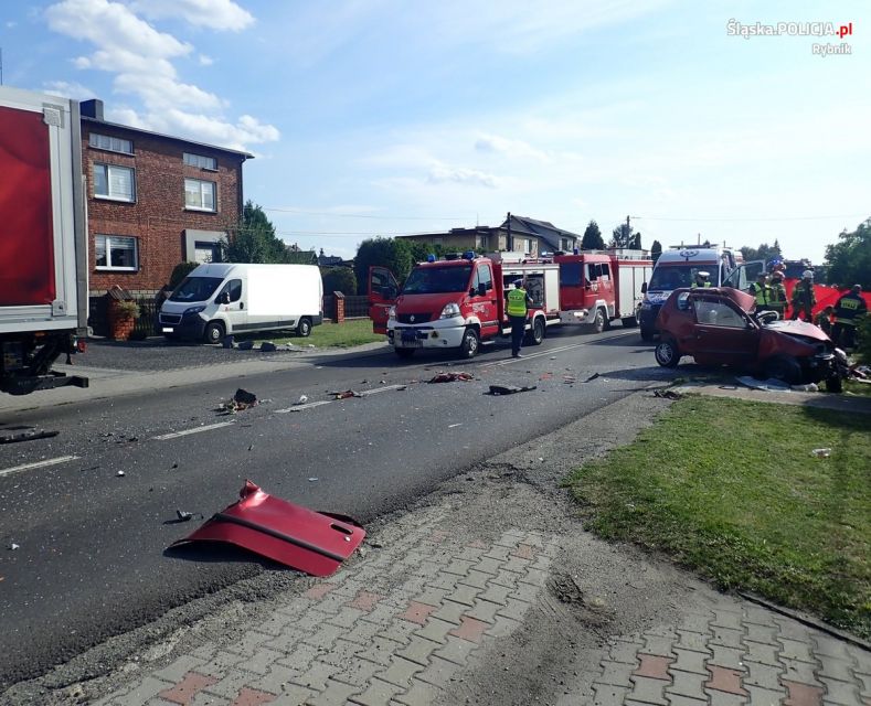 Wypadek śmiertelny w Świerklanach. Na miejscu lądował śmigłowiec LPR! - galeria