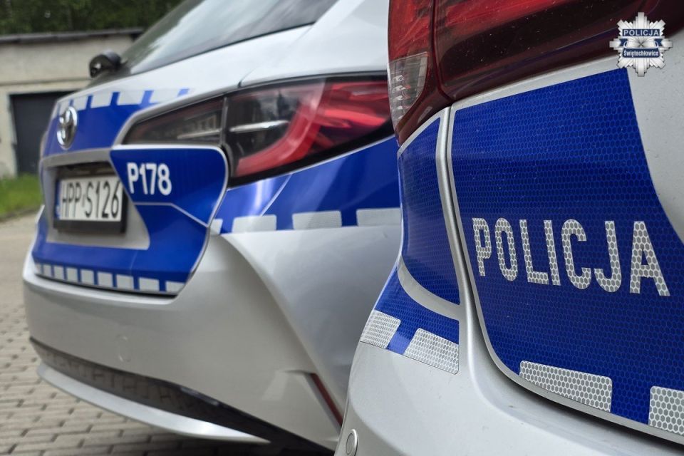 Policjanci uratowali 91-letnią mieszkankę Świętochłowic - galeria