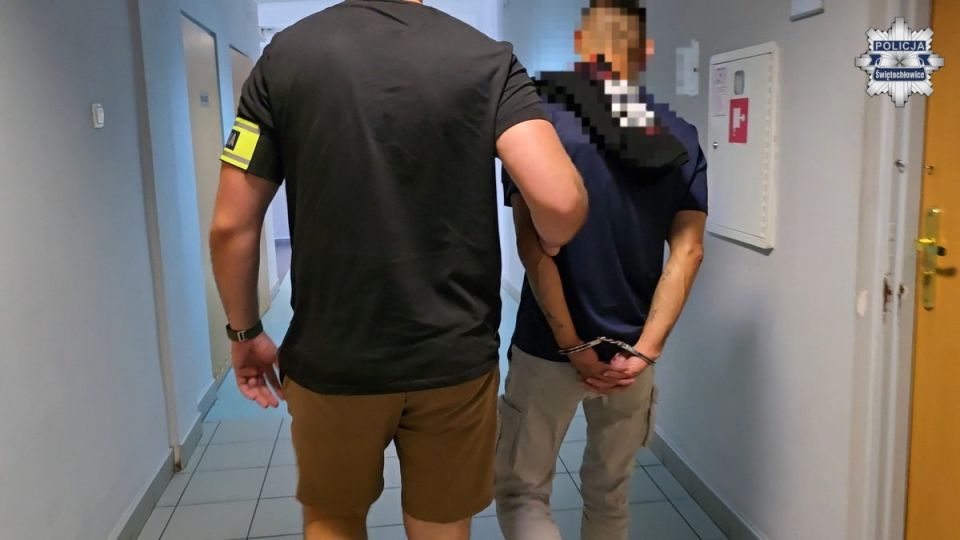 Ojczym i matka odpowiedzą za znęcanie się nad dziećmi - galeria