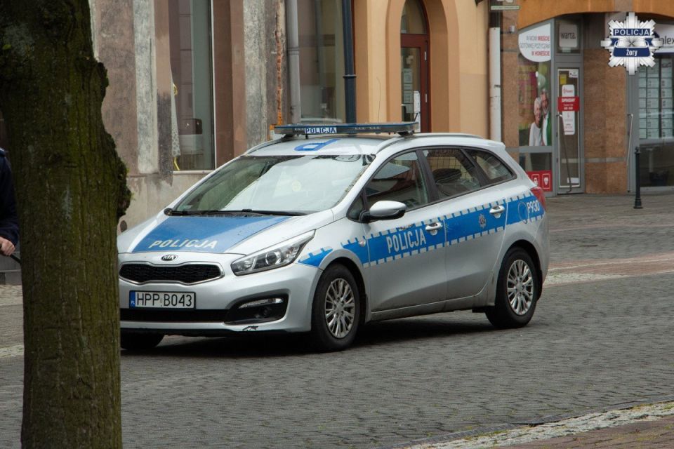 Rozbój w rejonie Centrum Przesiadkowego w Żorach – sprawcy zatrzymani - galeria