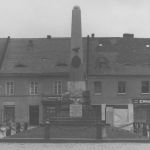 Pszczyna: Widok pomnika Niepodległości (1918-1939) /fot. NAC