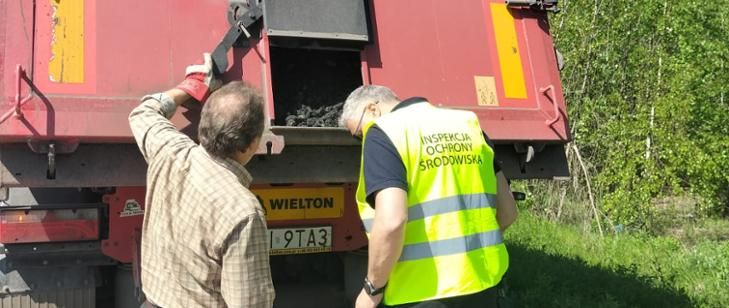 Powstrzymano proceder nielegalnego transportu odpadów - galeria