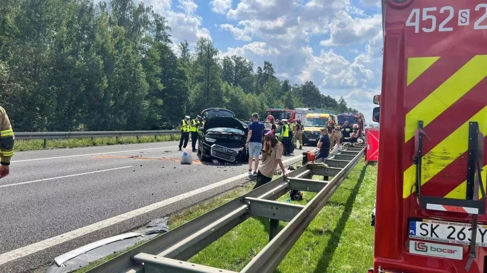 PILNE! Wypadek na A4 na trasie Katowice - Wrocław. Jest dwóch poszkodowanych! - galeria