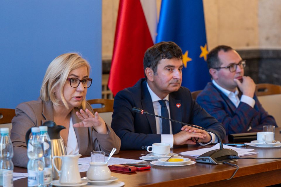 Dodatkowe pieniądze na usuwanie nielegalnie zgromadzonych odpadów w województwie śląskim - galeria