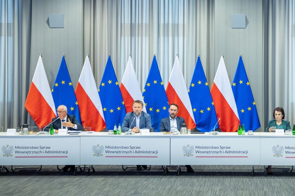 Ponad 5,1 mld zł na ochronę ludności i obronę cywilną – rządowe wsparcie dla regionów, samorządów i organizacji pozarządowych - galeria