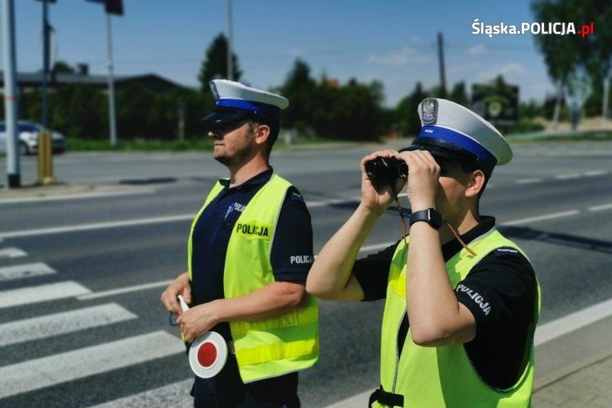 Śląscy policjanci dbają o bezpieczne powroty z wakacji - galeria