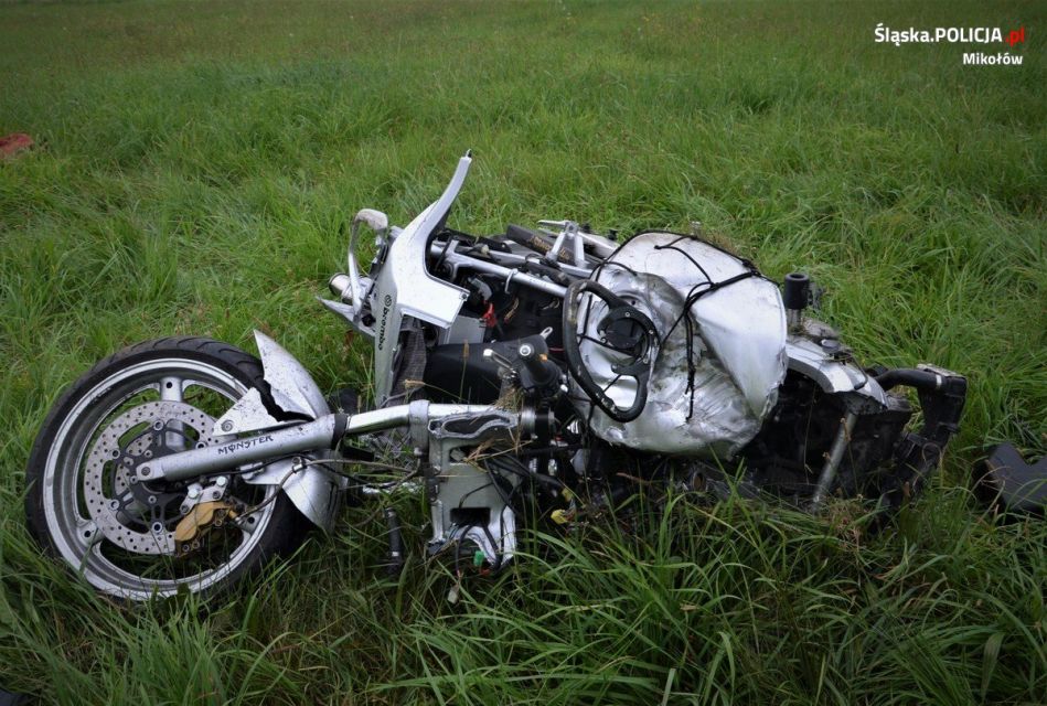 19-letni motocyklista wypadł z drogi w Mikołowie. Policja apeluje o rozwagę! - galeria
