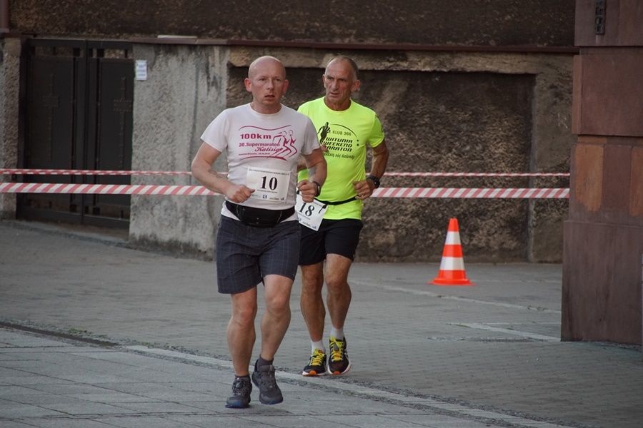 W Rudzie Śląskiej dobiegł końca XXII Międzynarodowy Bieg 12-godzinny - galeria