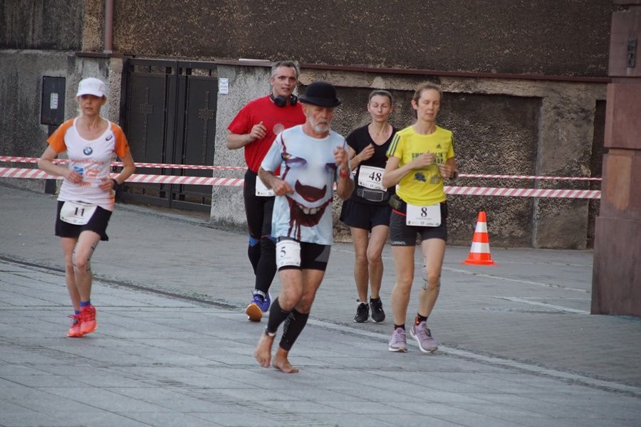 W Rudzie Śląskiej dobiegł końca XXII Międzynarodowy Bieg 12-godzinny - galeria