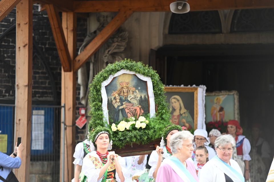 Świętochłowice: Tradycyjna procesja Bożego Ciała przeszła ulicami Lipin [ZDJĘCIA] - galeria