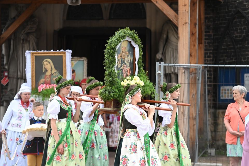 Świętochłowice: Tradycyjna procesja Bożego Ciała przeszła ulicami Lipin [ZDJĘCIA] - galeria