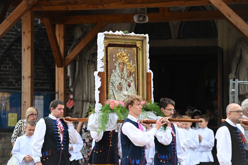 Świętochłowice: Tradycyjna procesja Bożego Ciała przeszła ulicami Lipin [ZDJĘCIA] - galeria