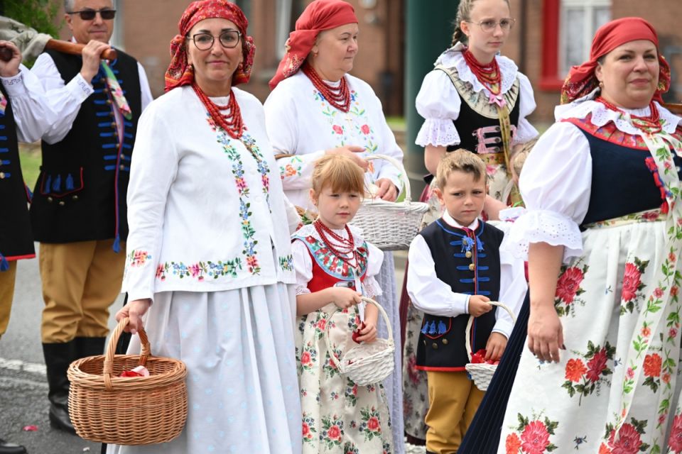 Świętochłowice: Tradycyjna procesja Bożego Ciała przeszła ulicami Lipin [ZDJĘCIA] - galeria