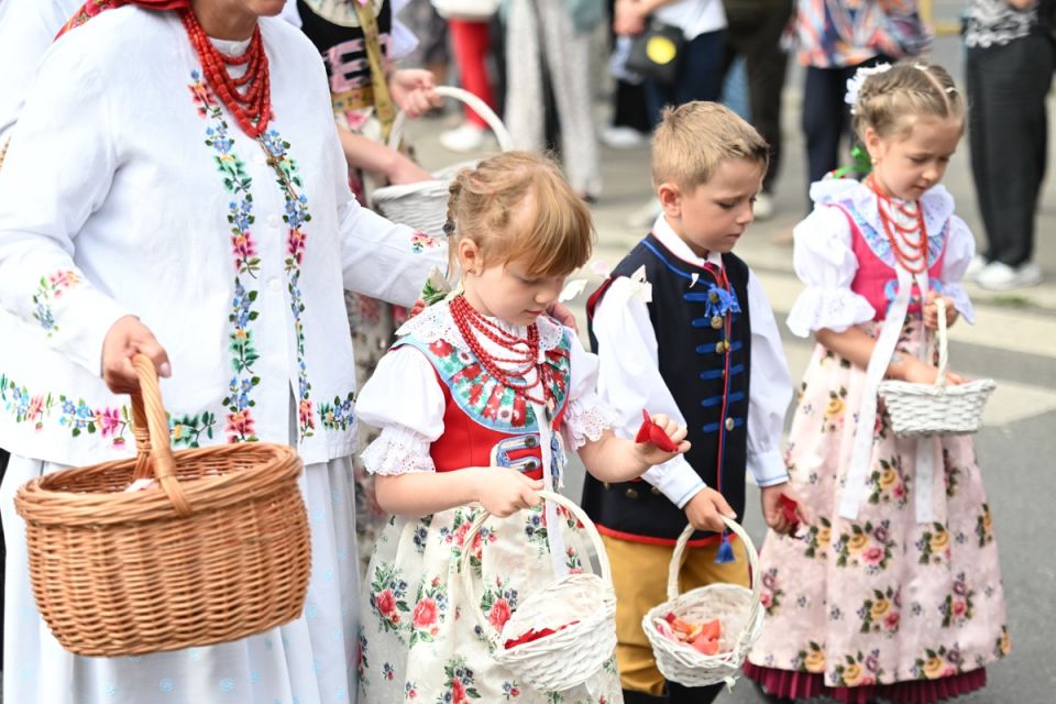 Świętochłowice: Tradycyjna procesja Bożego Ciała przeszła ulicami Lipin [ZDJĘCIA] - galeria