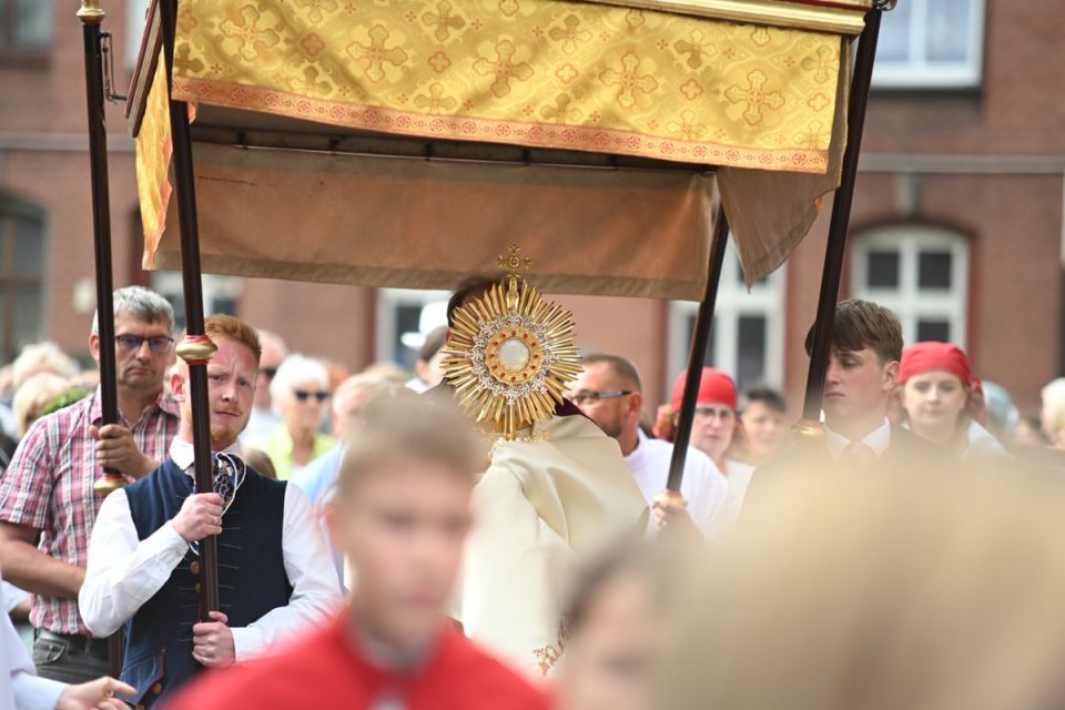 Świętochłowice: Tradycyjna procesja Bożego Ciała przeszła ulicami Lipin [ZDJĘCIA] - galeria