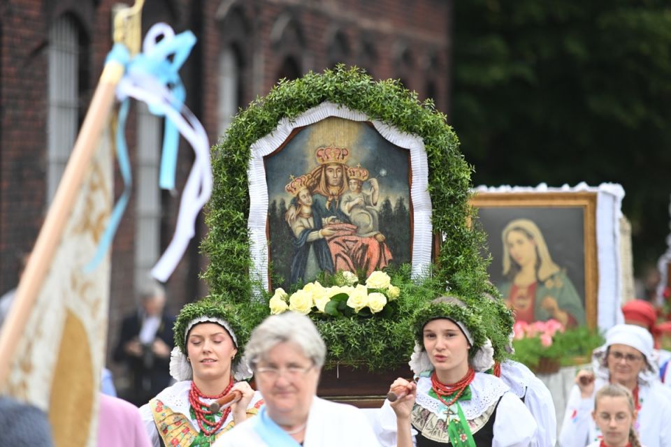 Świętochłowice: Tradycyjna procesja Bożego Ciała przeszła ulicami Lipin [ZDJĘCIA] - galeria