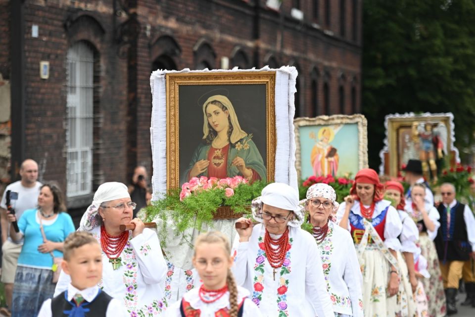Świętochłowice: Tradycyjna procesja Bożego Ciała przeszła ulicami Lipin [ZDJĘCIA] - galeria