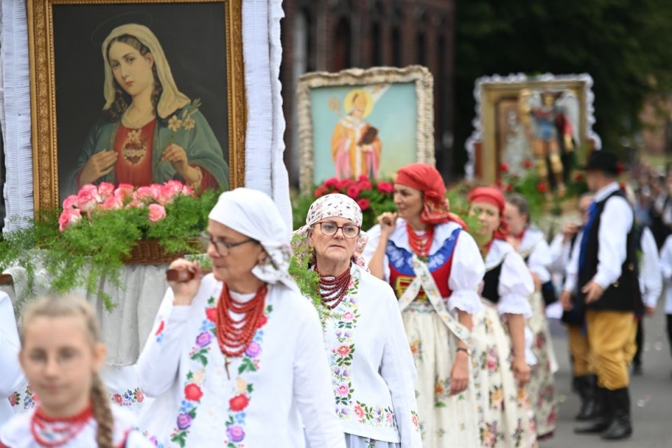 Świętochłowice: Tradycyjna procesja Bożego Ciała przeszła ulicami Lipin [ZDJĘCIA] - galeria