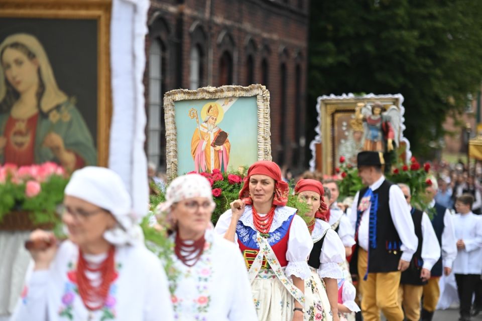 Świętochłowice: Tradycyjna procesja Bożego Ciała przeszła ulicami Lipin [ZDJĘCIA] - galeria