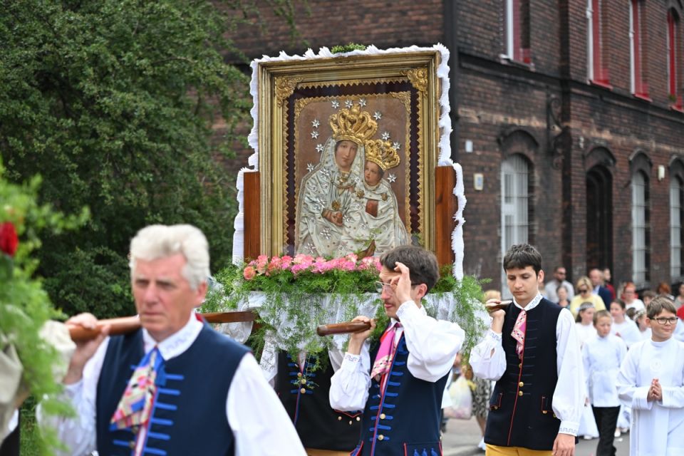 Świętochłowice: Tradycyjna procesja Bożego Ciała przeszła ulicami Lipin [ZDJĘCIA] - galeria