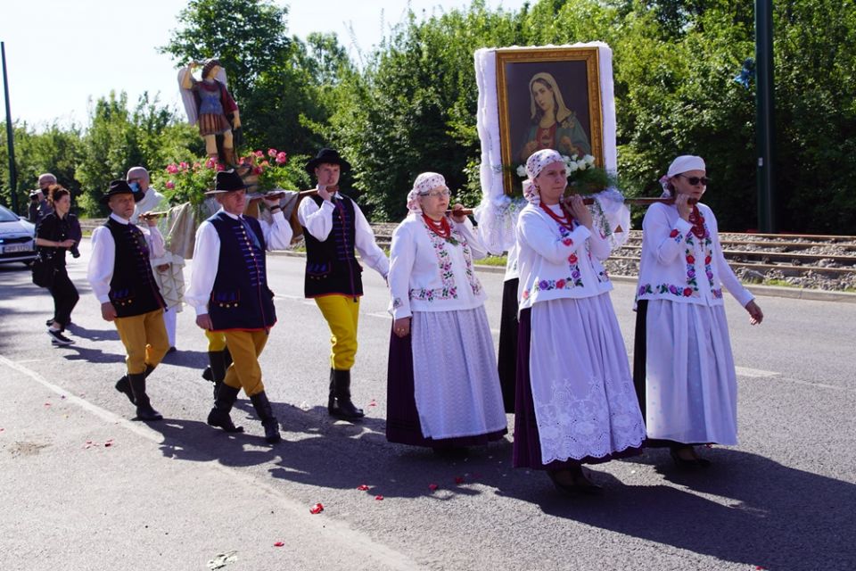 Świętochłowice: Tradycyjna procesja Bożego Ciała przeszła ulicami Lipin [ZDJĘCIA] - galeria