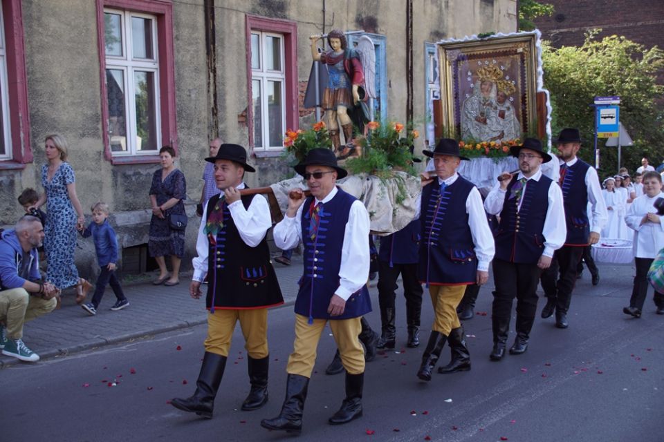 Świętochłowice: Tradycyjna procesja Bożego Ciała przeszła ulicami Lipin [ZDJĘCIA] - galeria