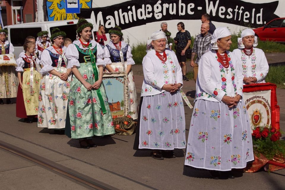 Świętochłowice: Tradycyjna procesja Bożego Ciała przeszła ulicami Lipin [ZDJĘCIA] - galeria