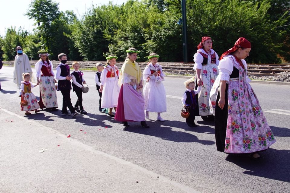 Świętochłowice: Tradycyjna procesja Bożego Ciała przeszła ulicami Lipin [ZDJĘCIA] - galeria