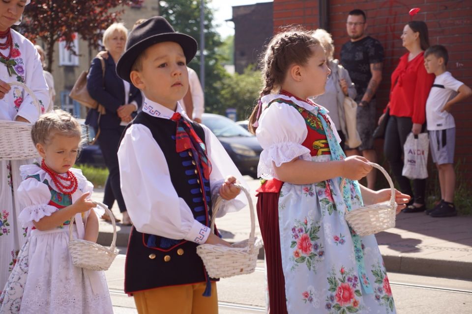 Świętochłowice: Tradycyjna procesja Bożego Ciała przeszła ulicami Lipin [ZDJĘCIA] - galeria
