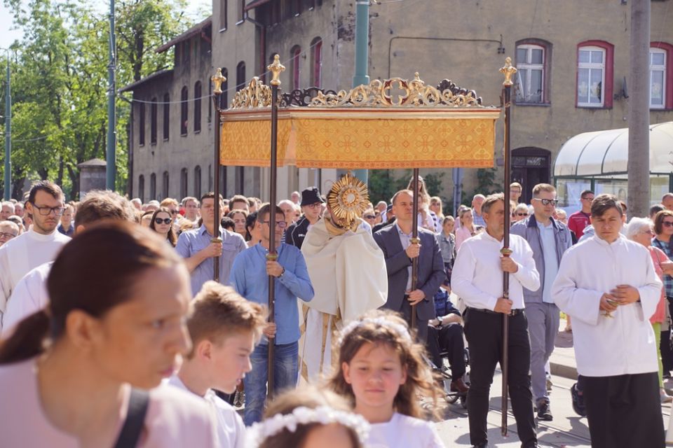 Świętochłowice: Tradycyjna procesja Bożego Ciała przeszła ulicami Lipin [ZDJĘCIA] - galeria