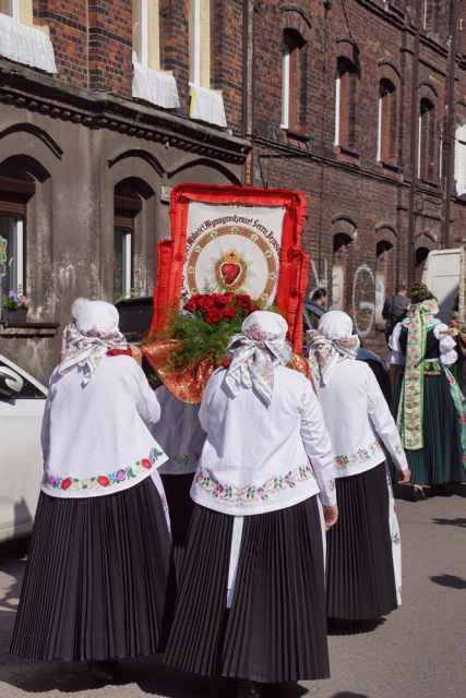 Świętochłowice: Tradycyjna procesja Bożego Ciała przeszła ulicami Lipin [ZDJĘCIA] - galeria