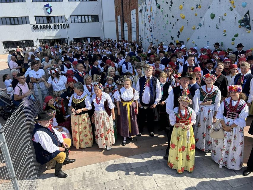 Bytomianie próbowali pobić rekord Polski w liczbie osób w stroju śląskim - galeria