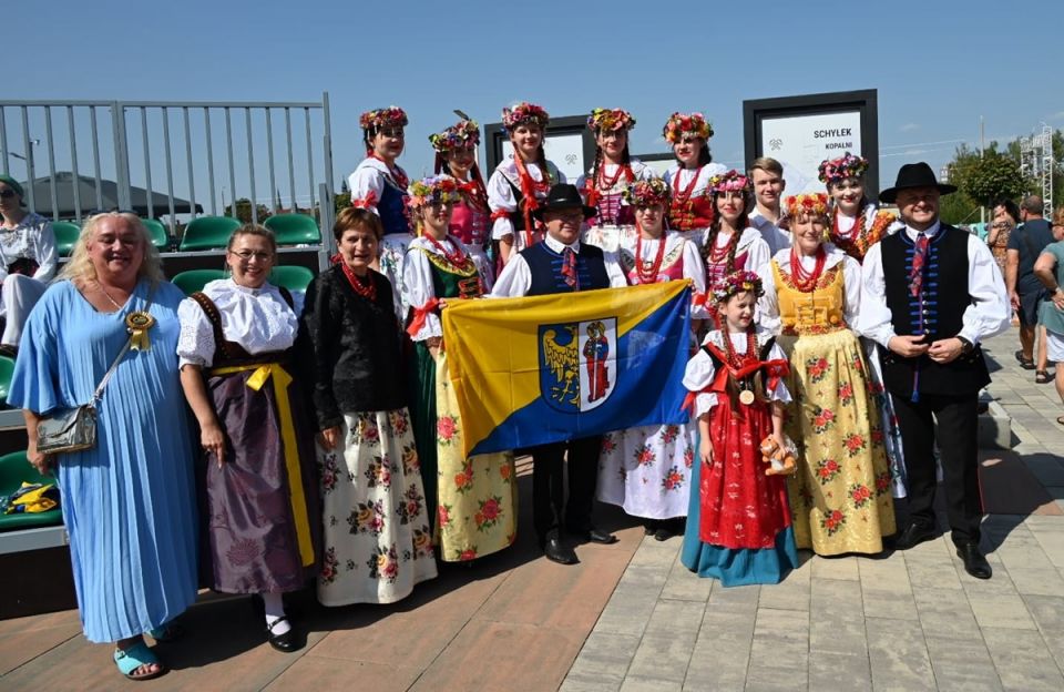 Bytomianie próbowali pobić rekord Polski w liczbie osób w stroju śląskim - galeria