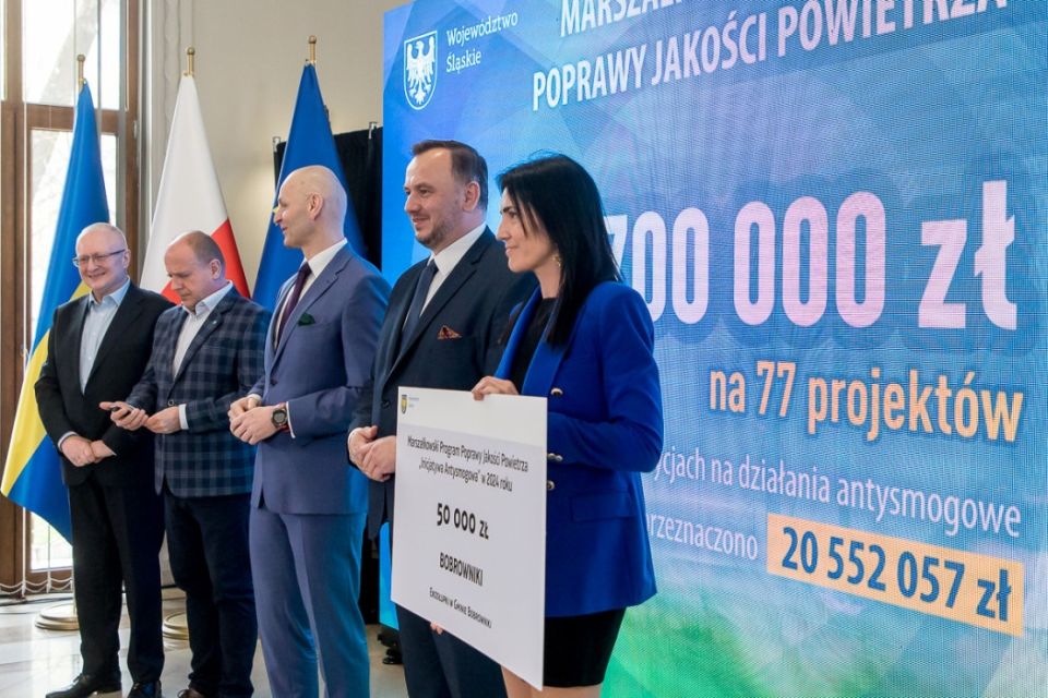 II edycja Marszałkowskiego Programu Poprawy Jakości Powietrza. Wręczono czeki na projekty - galeria