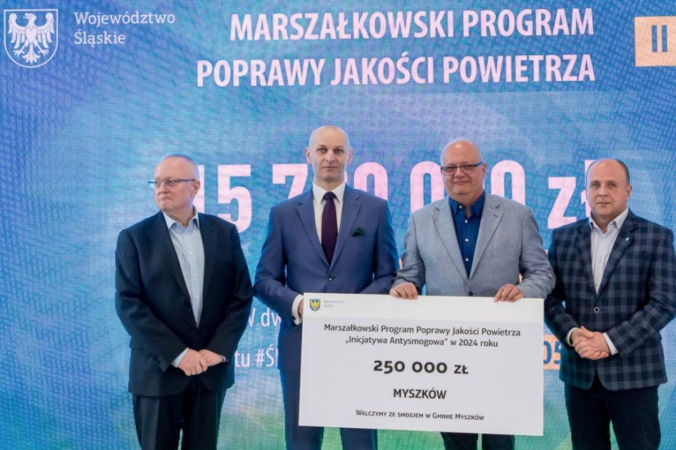 II edycja Marszałkowskiego Programu Poprawy Jakości Powietrza. Wręczono czeki na projekty - galeria