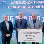 II edycja Marszałkowskiego Programu Poprawy Jakości Powietrza. Wręczono czeki na projekty - galeria