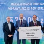 II edycja Marszałkowskiego Programu Poprawy Jakości Powietrza. Wręczono czeki na projekty - galeria