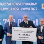 II edycja Marszałkowskiego Programu Poprawy Jakości Powietrza. Wręczono czeki na projekty - galeria