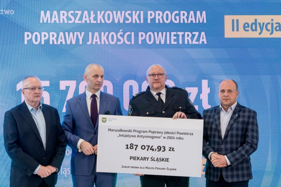 II edycja Marszałkowskiego Programu Poprawy Jakości Powietrza. Wręczono czeki na projekty - galeria