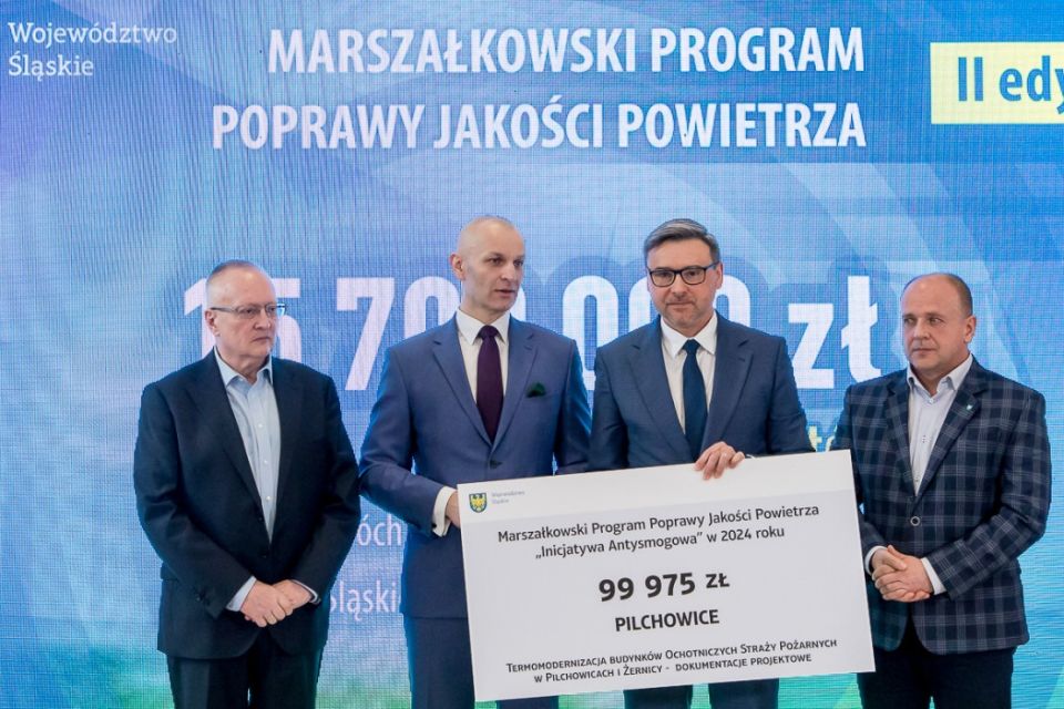 II edycja Marszałkowskiego Programu Poprawy Jakości Powietrza. Wręczono czeki na projekty - galeria