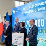 II edycja Marszałkowskiego Programu Poprawy Jakości Powietrza. Wręczono czeki na projekty - galeria