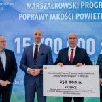 II edycja Marszałkowskiego Programu Poprawy Jakości Powietrza. Wręczono czeki na projekty - galeria