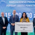 II edycja Marszałkowskiego Programu Poprawy Jakości Powietrza. Wręczono czeki na projekty - galeria