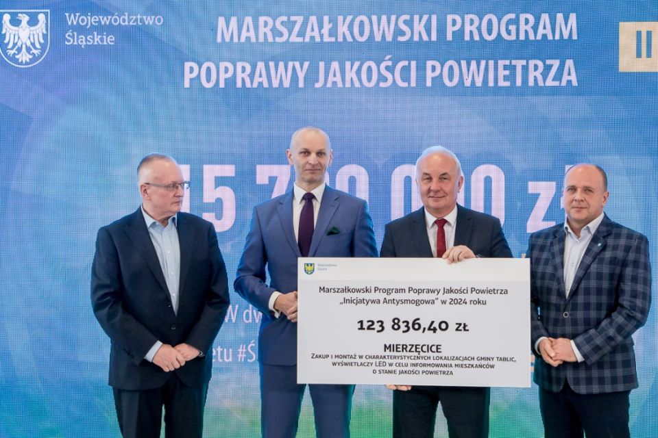 II edycja Marszałkowskiego Programu Poprawy Jakości Powietrza. Wręczono czeki na projekty - galeria